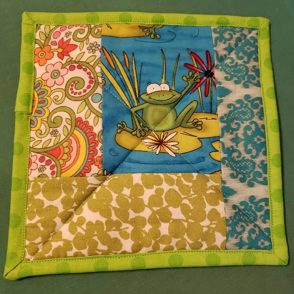 Scrappy Potholder/trivet